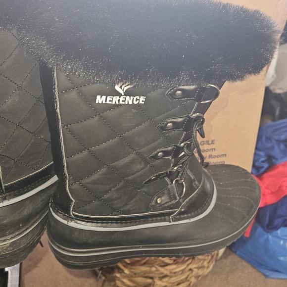 COZY SNOW BOOTS sz 11 - Picture 1 of 3